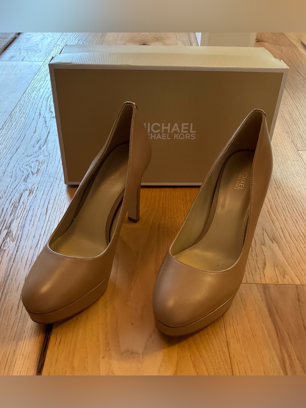 Michael Kors Nude Leather Platform Pumps, Size 9